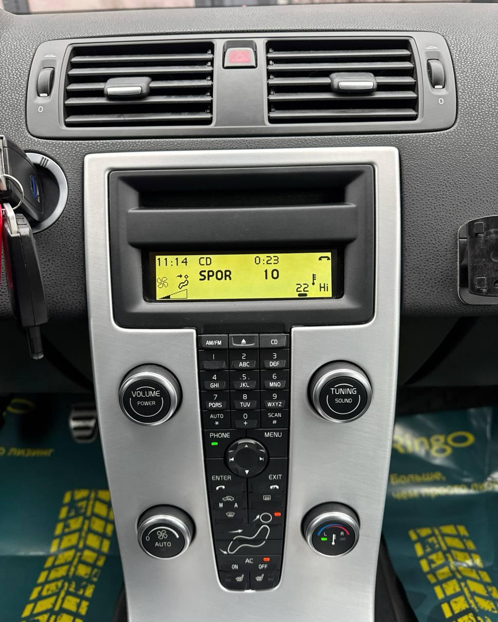 Volvo V50 I · 2-й рестайлинг , 2011 г., механика, дизель - фото 16