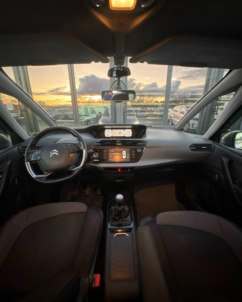 Citroen C4 Grand Picasso II · Рестайлинг , 2017 г., механика, дизель - фото 7