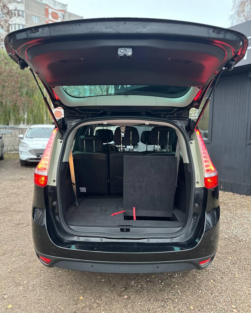 Renault Grand Scenic III · 2-й рестайлинг , 2013 г., механика, бензин - фото 15