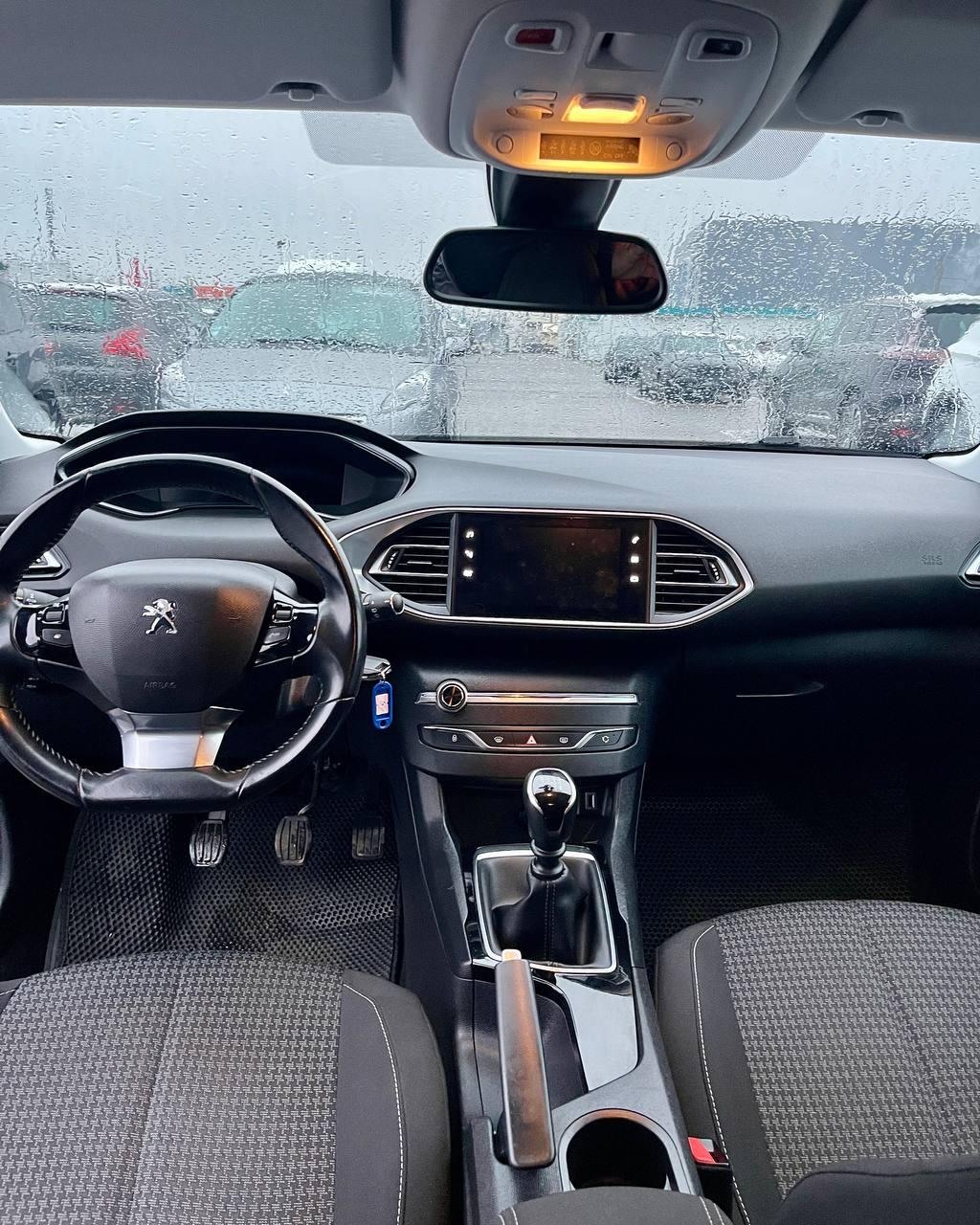 Peugeot 308 T9 · Рестайлинг , 2020 г., механика, дизель - фото 13