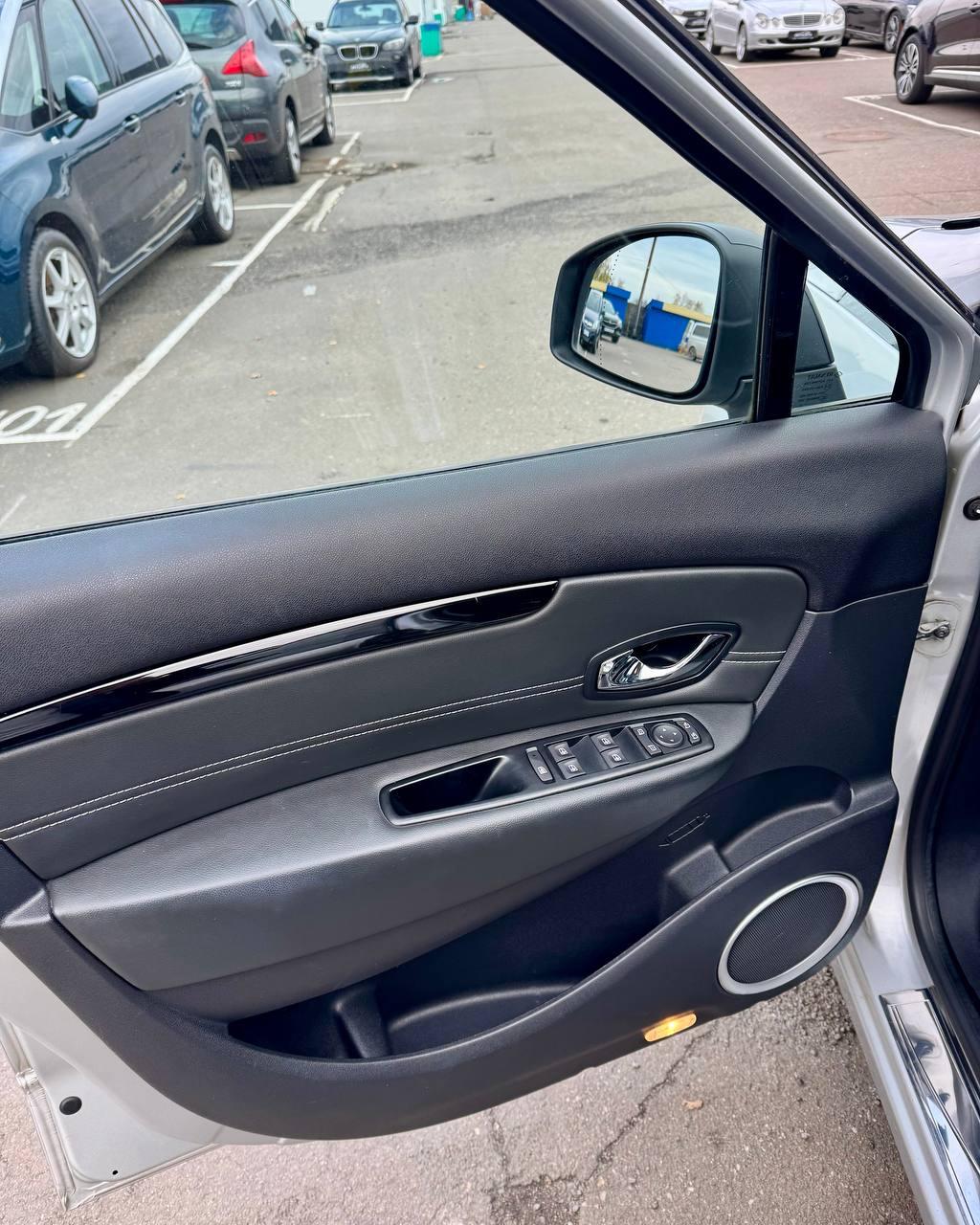 Renault Grand Scenic III · Рестайлинг , 2012 г., механика, дизель - фото 9