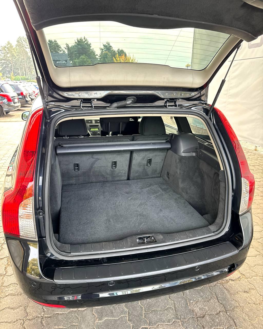 Volvo V50 I · 2-й рестайлинг , 2011 г., механика, дизель - фото 14