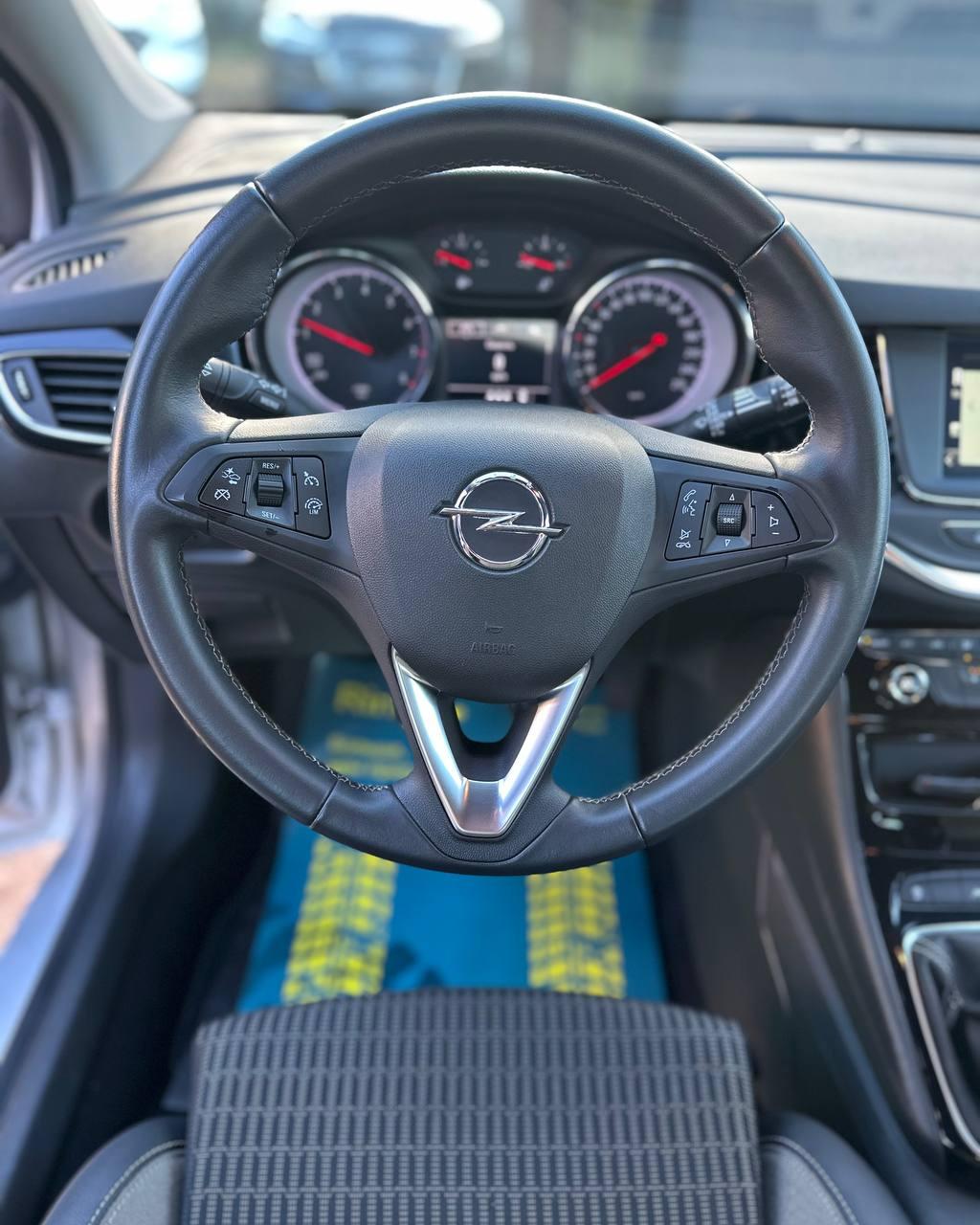 Opel Astra K · Рестайлинг , 2021 г., механика, бензин - фото 12