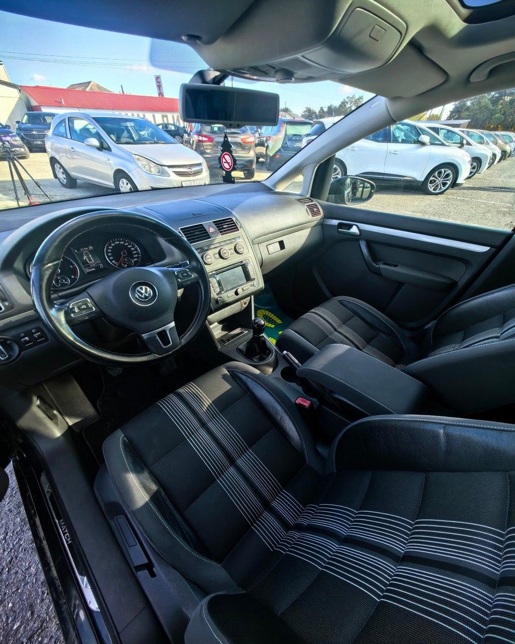 Volkswagen Touran I · 2-й рестайлинг , 2012 г., механика, дизель  - фото 8