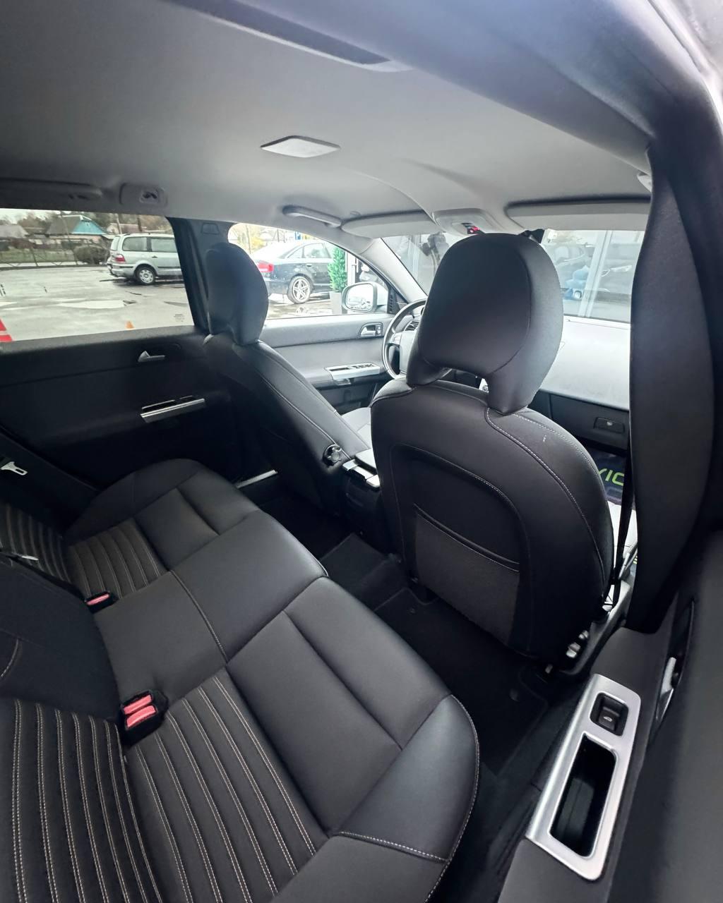 Volvo V50 I · 2-й рестайлинг , 2011 г., механика, дизель - фото 12