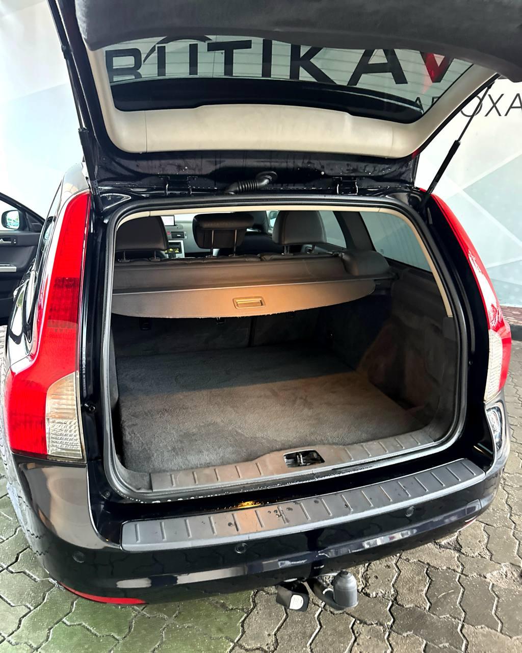 Volvo V50 I · 2-й рестайлинг , 2012 г., механика, дизель - фото 14