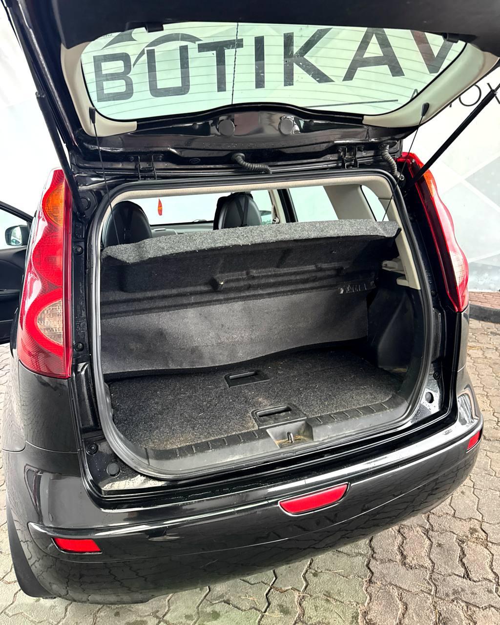 Nissan Note I (E11) · Рестайлинг , 2013 г., механика, бензин - фото 14