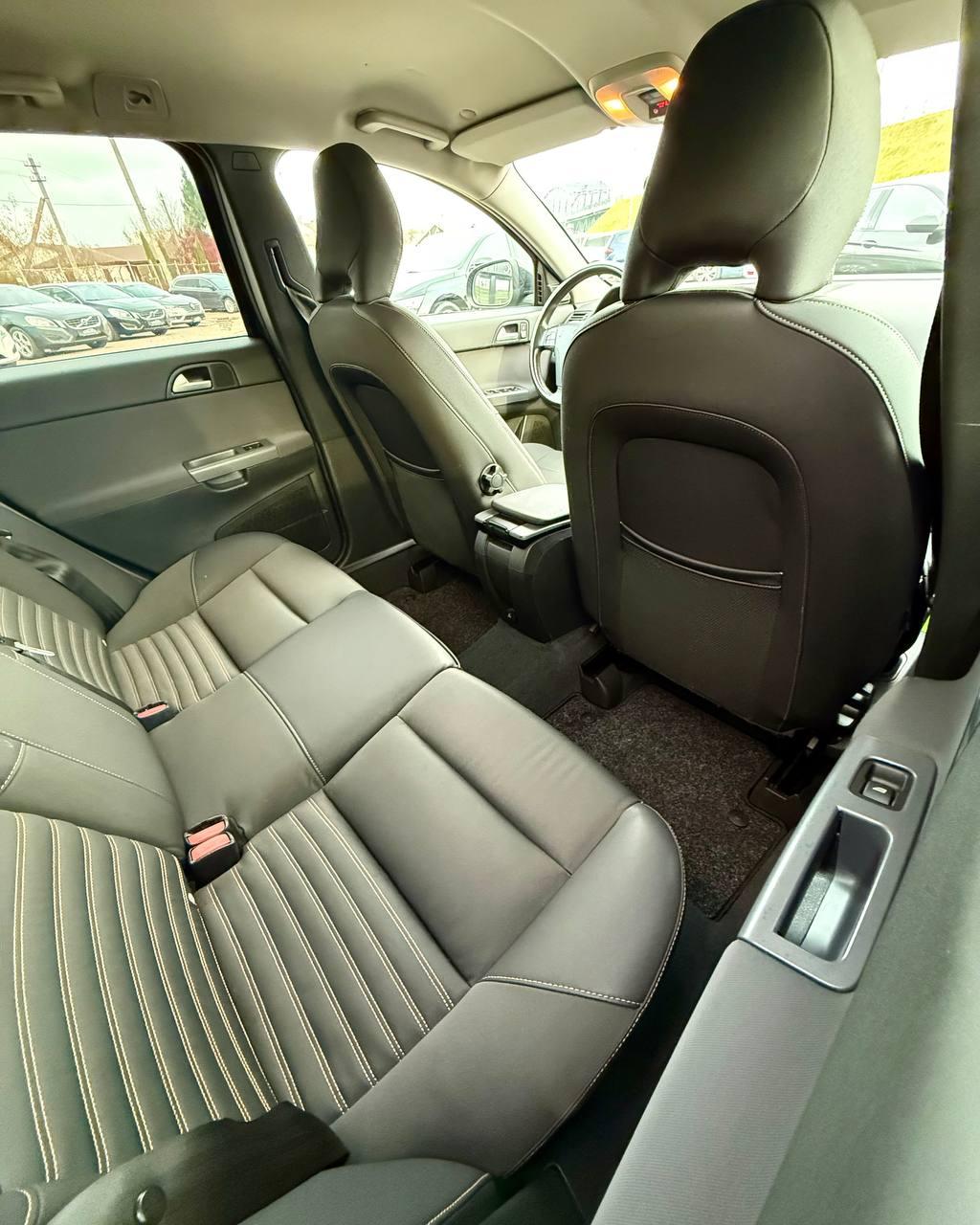 Volvo V50 I · 2-й рестайлинг , 2011 г., механика, дизель - фото 13