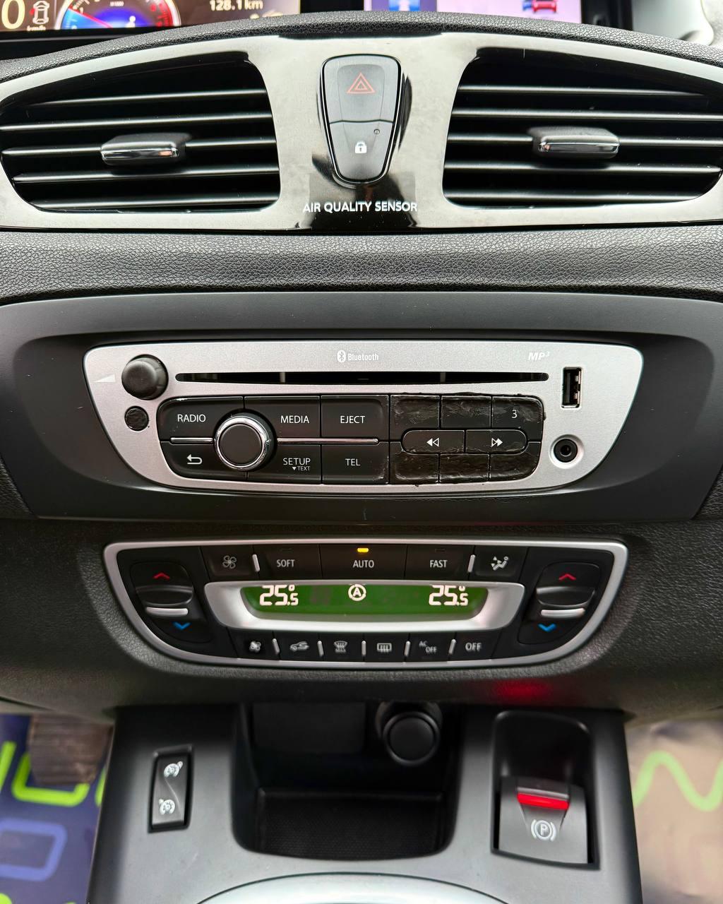 Renault Scenic III · Рестайлинг , 2013 г., механика, дизель - фото 18