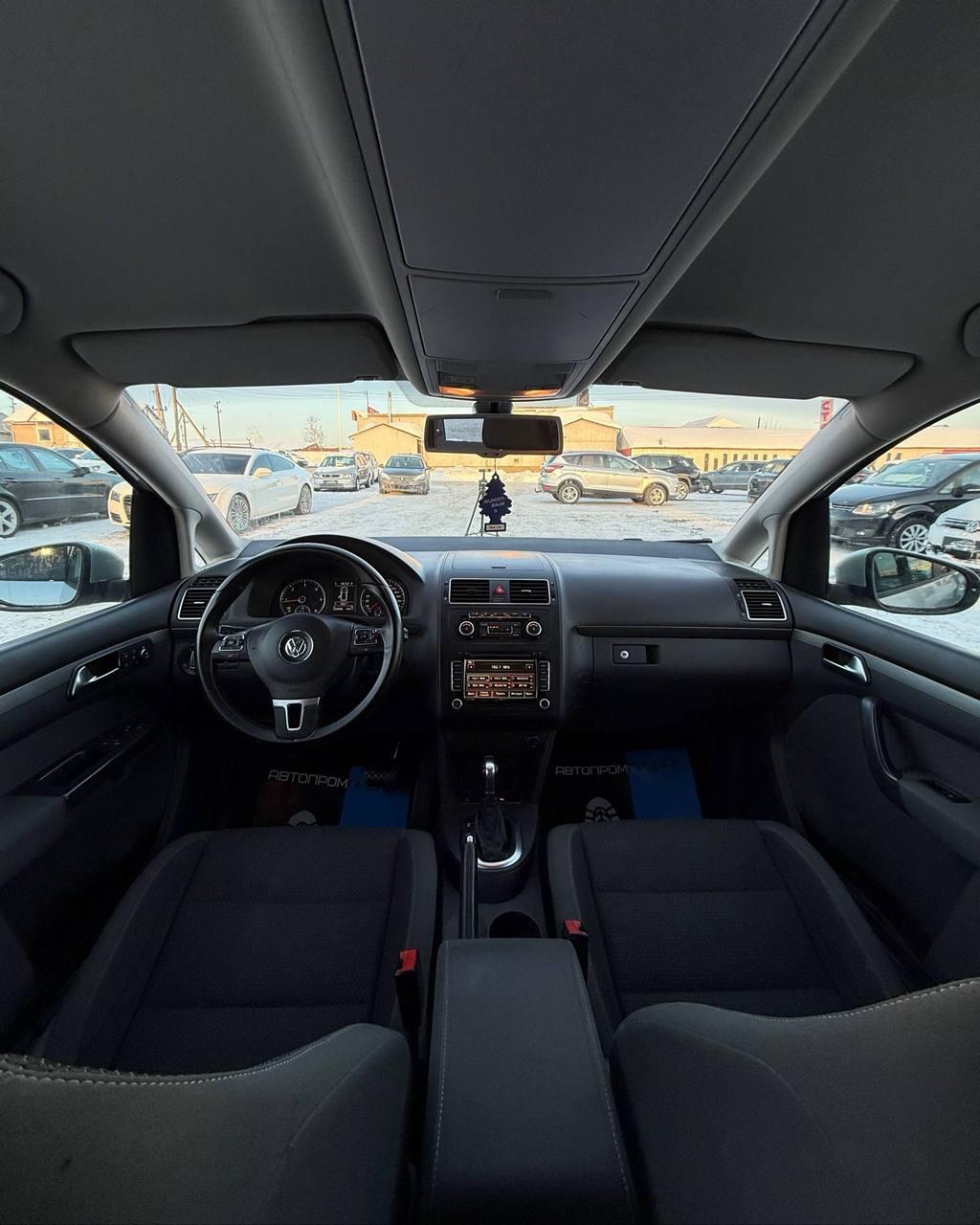 Volkswagen Touran I · 2-й рестайлинг , 2010 г., робот, дизель - фото 10