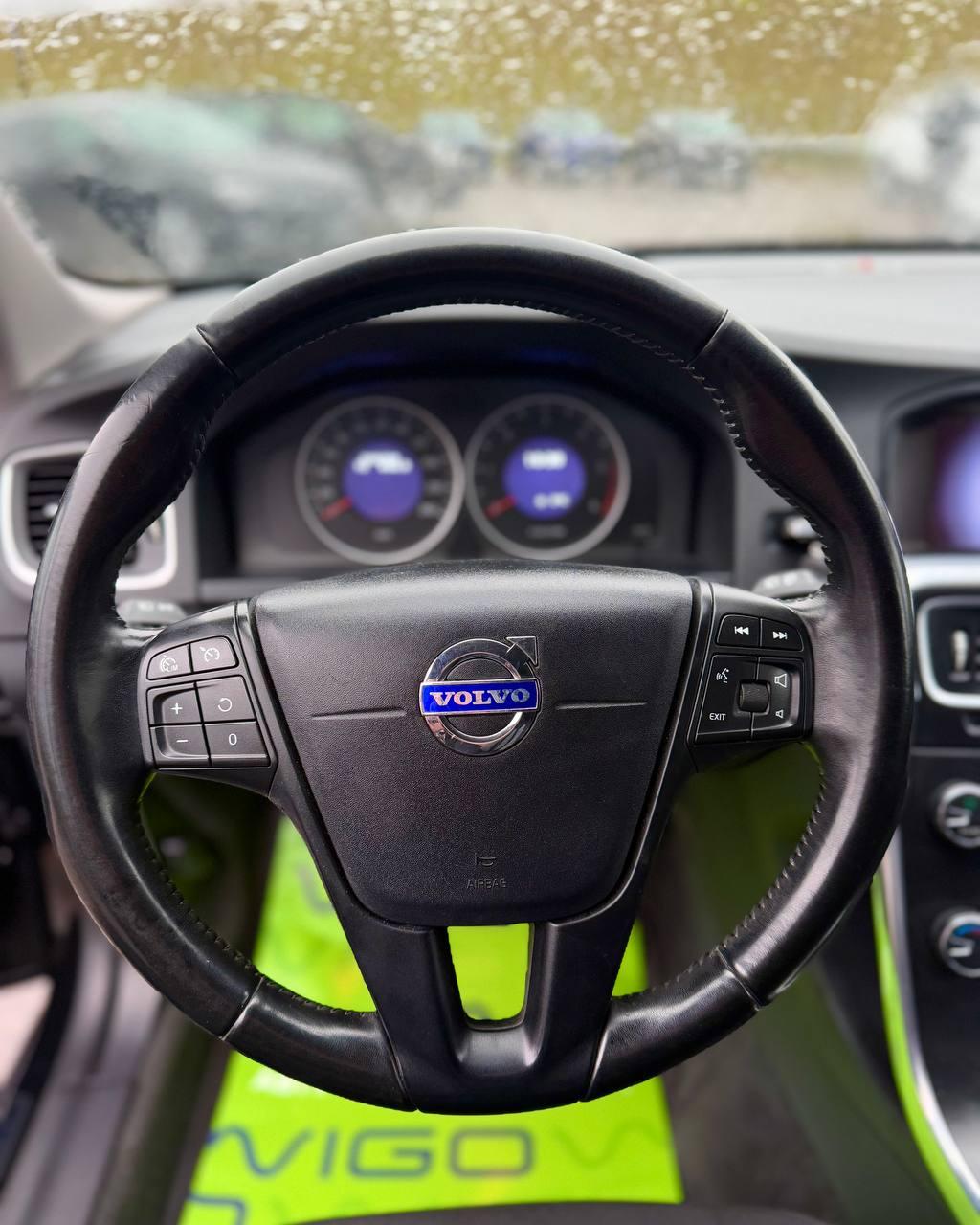 Volvo V60 I , 2011 г., механика, дизель - фото 16