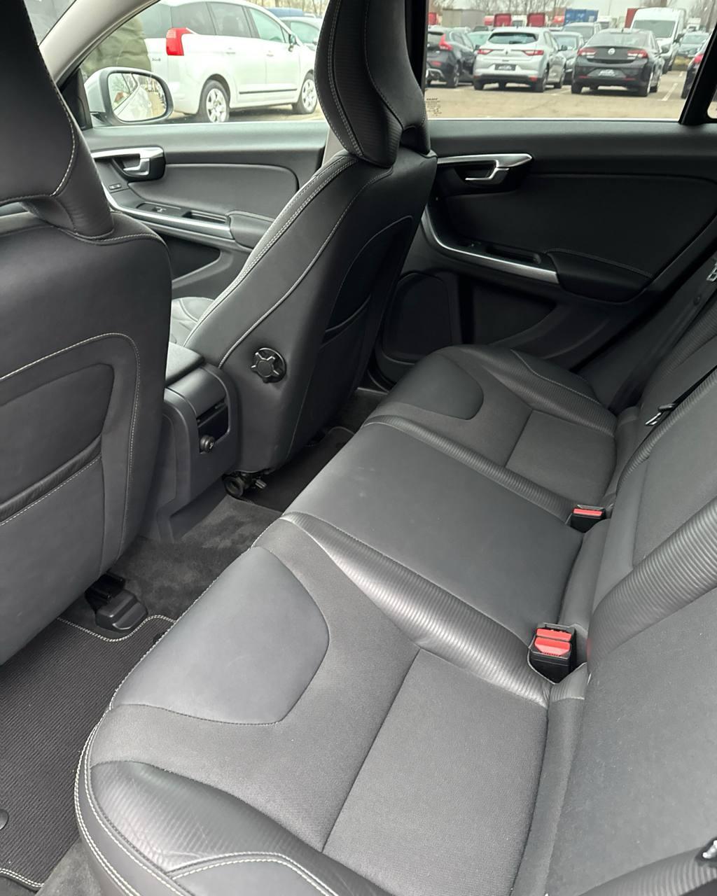 Volvo V60 I , 2012 г., механика, дизель - фото 11