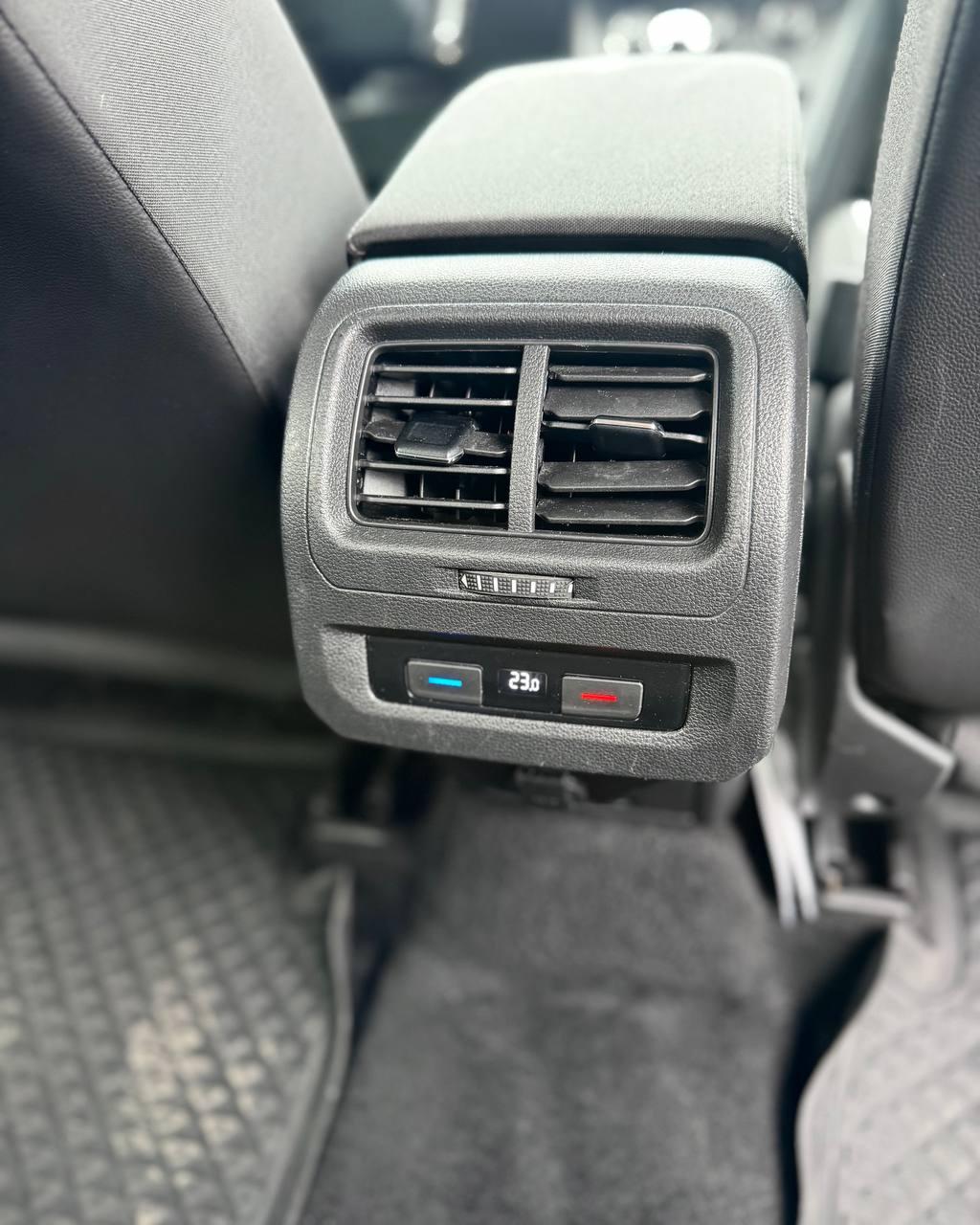 Volkswagen Touran II , 2019 г., механика, бензин - фото 18