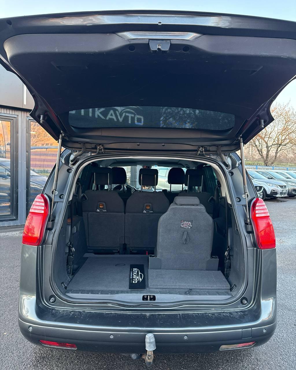 Peugeot 5008 I · Рестайлинг , 2015 г., автомат, дизель - фото 12