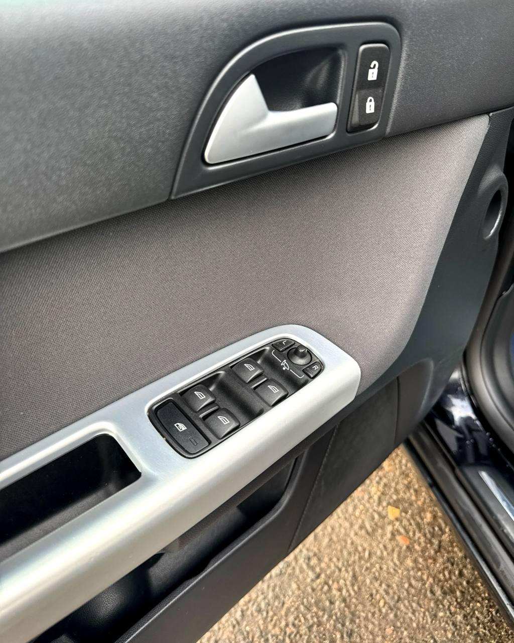 Volvo V50 I · 2-й рестайлинг , 2010 г., механика, дизель - фото 13