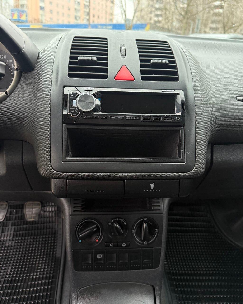 Volkswagen Polo III · Рестайлинг , 2000 г., механика, бензин - фото 10