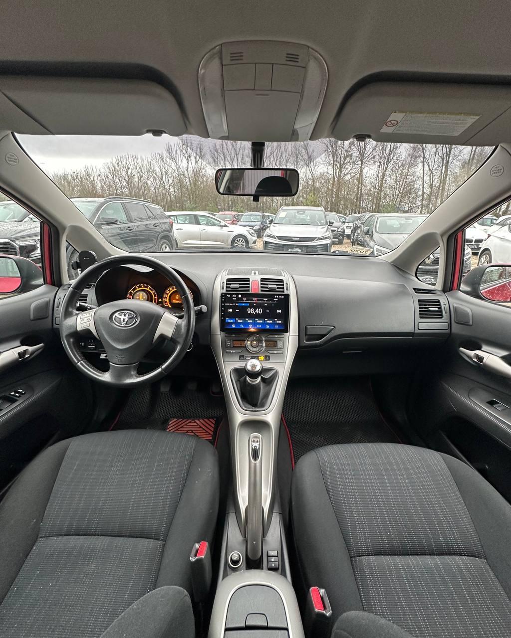 Toyota Auris I (E150) , 2009 г., механика, бензин - фото 9