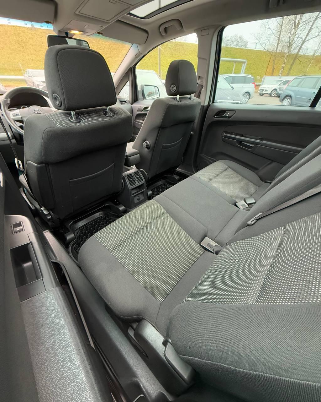 Opel Zafira B · Рестайлинг , 2011 г., механика, дизель - фото 13