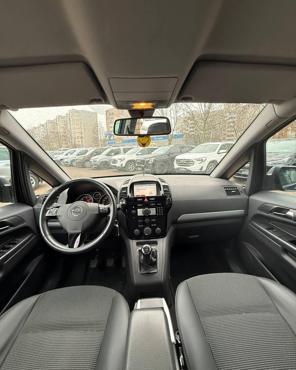 Opel Zafira B · Рестайлинг , 2011 г., механика, дизель - фото 9