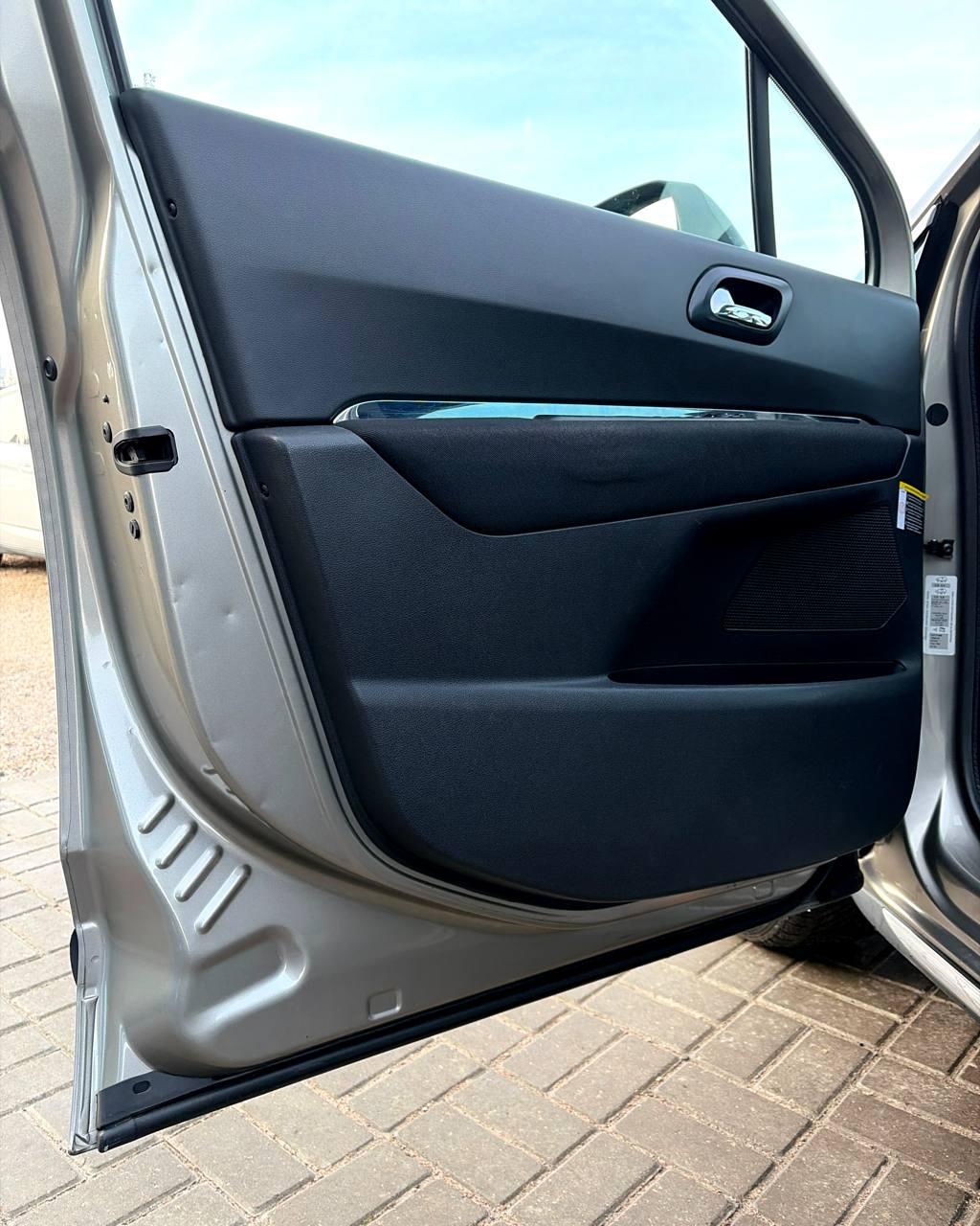 Peugeot 3008 I , 2011 г., механика, дизель - фото 9