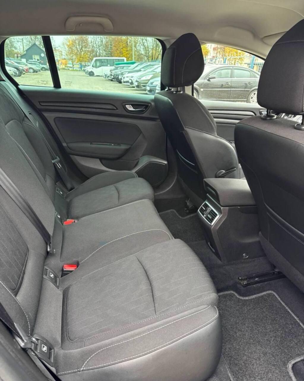 RENAULT MEGANE, 2018 г., механика, бензин - фото 13