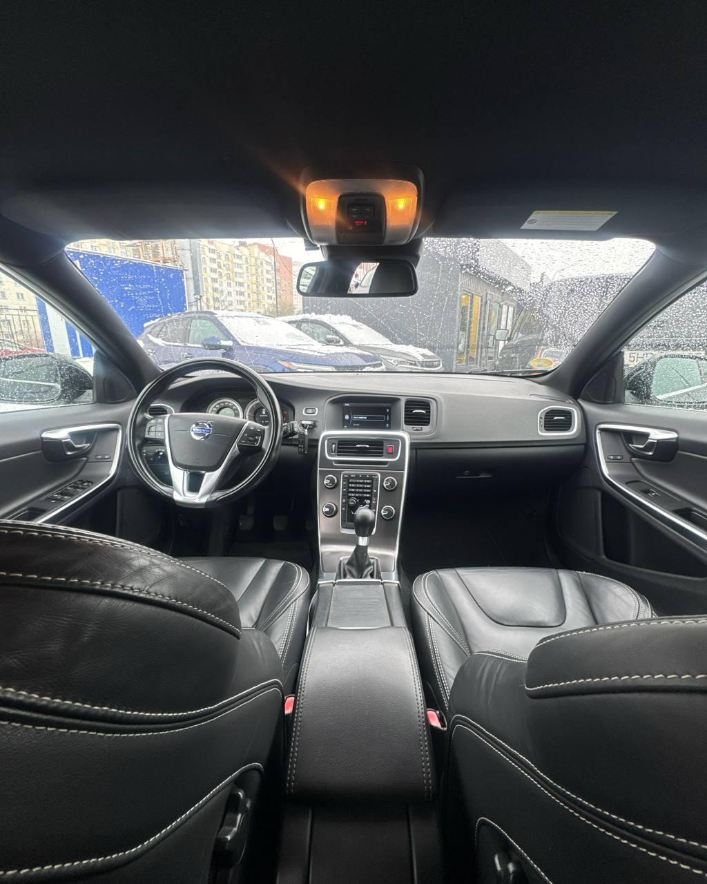 Volvo V60 I , 2011 г., механика, дизель - фото 9