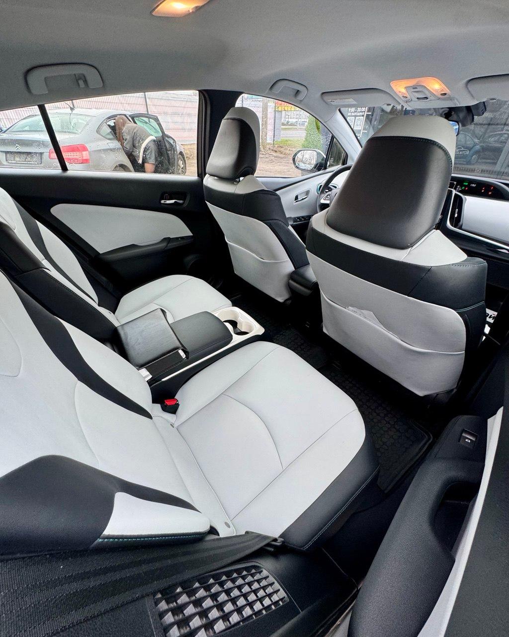 Toyota Prius IV (XW50) · Рестайлинг , 2018 г., вариатор, бензин - фото 13