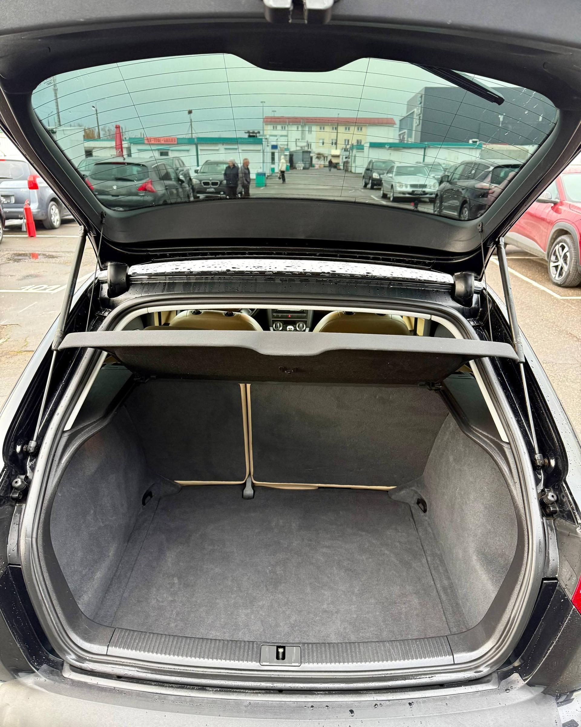 Audi A3 8P 8PA · 2-й рестайлинг , 2010 г., механика, дизель - фото 15