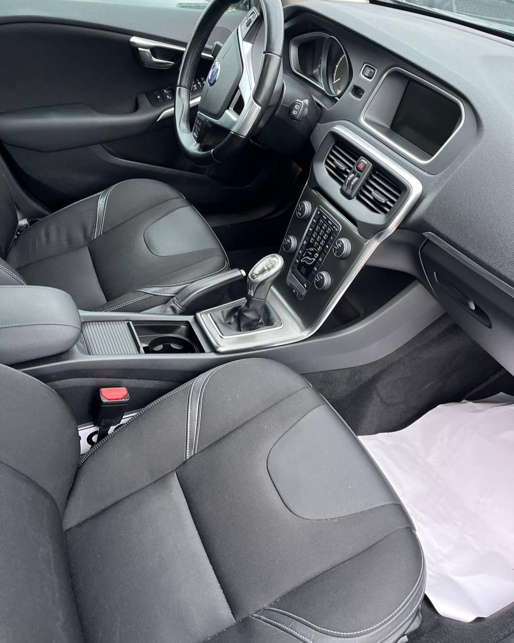 VOLVO V40, 2012 г., механика, дизель - фото 13