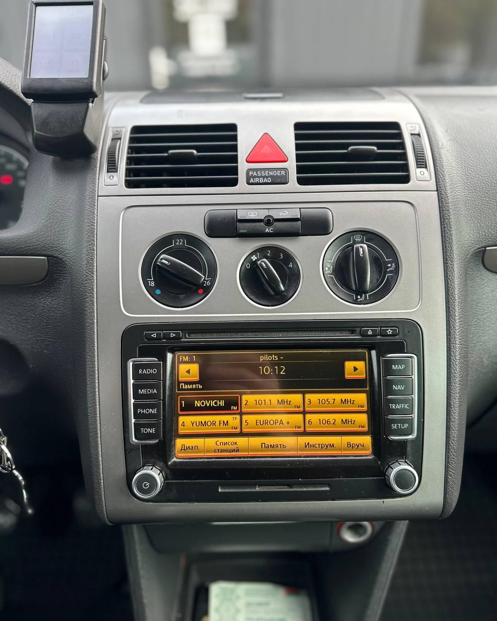 Volkswagen Touran I · Рестайлинг , 2010 г., механика, дизель - фото 11