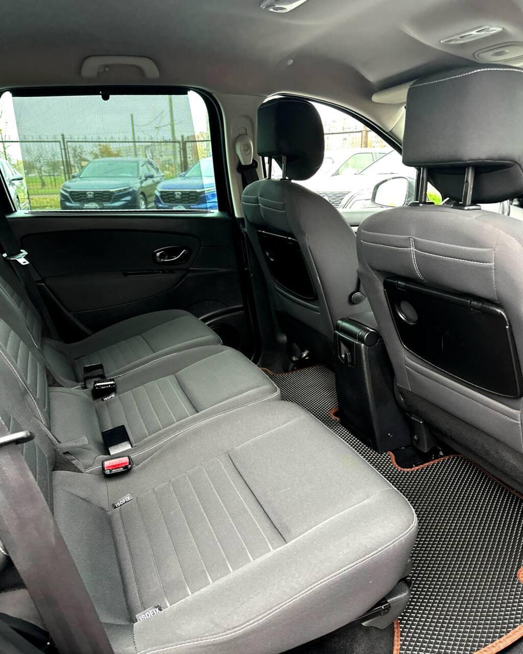 Renault Grand Scenic III · 2-й рестайлинг , 2016 г., механика, дизель  - фото 14