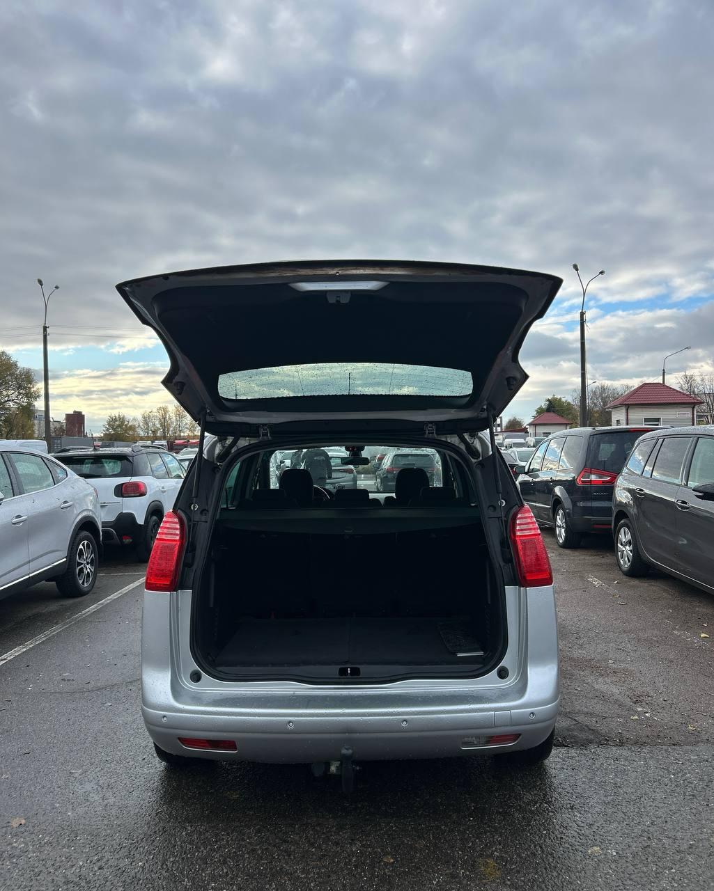 Peugeot 5008 I · Рестайлинг , 2016 г., механика, дизель  - фото 14