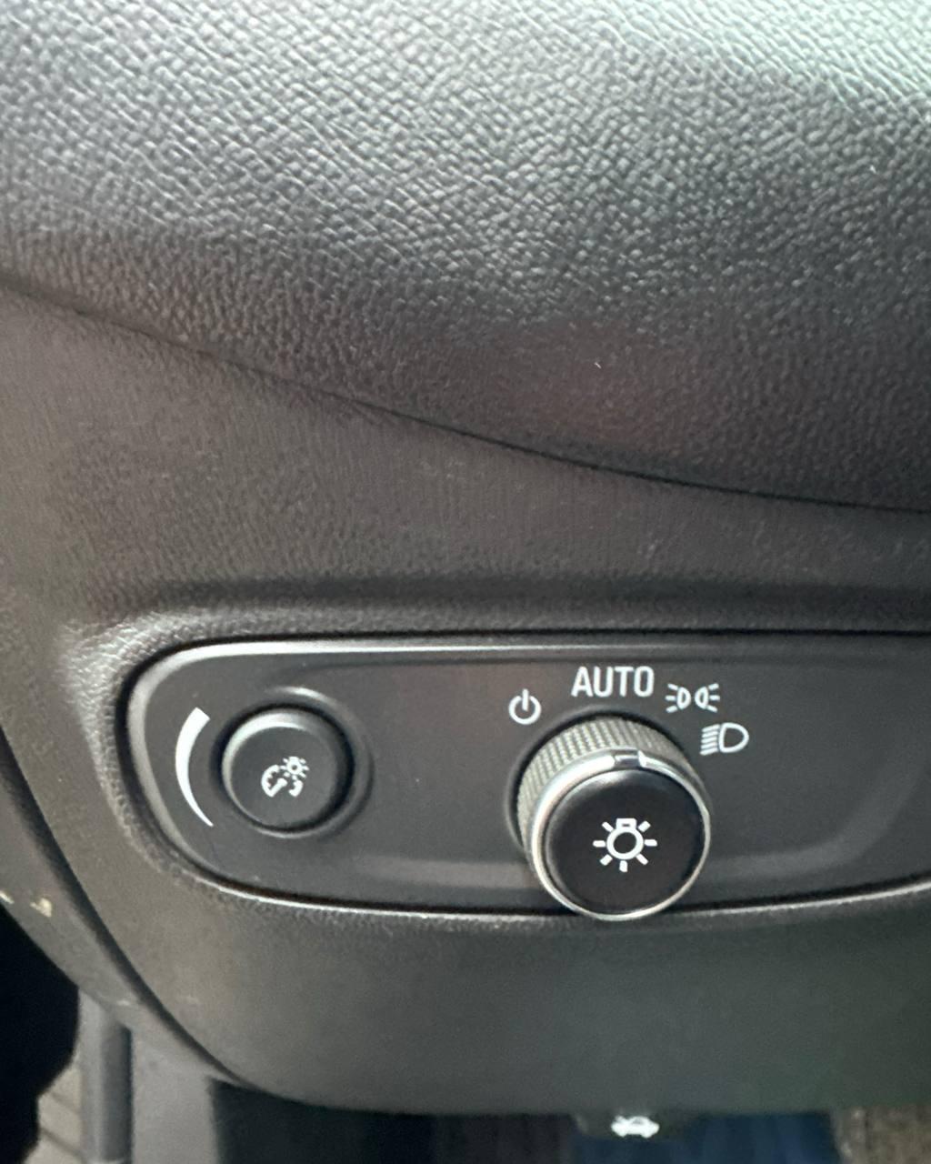 Chevrolet Equinox III · Рестайлинг , 2022 г., автомат, бензин - фото 23