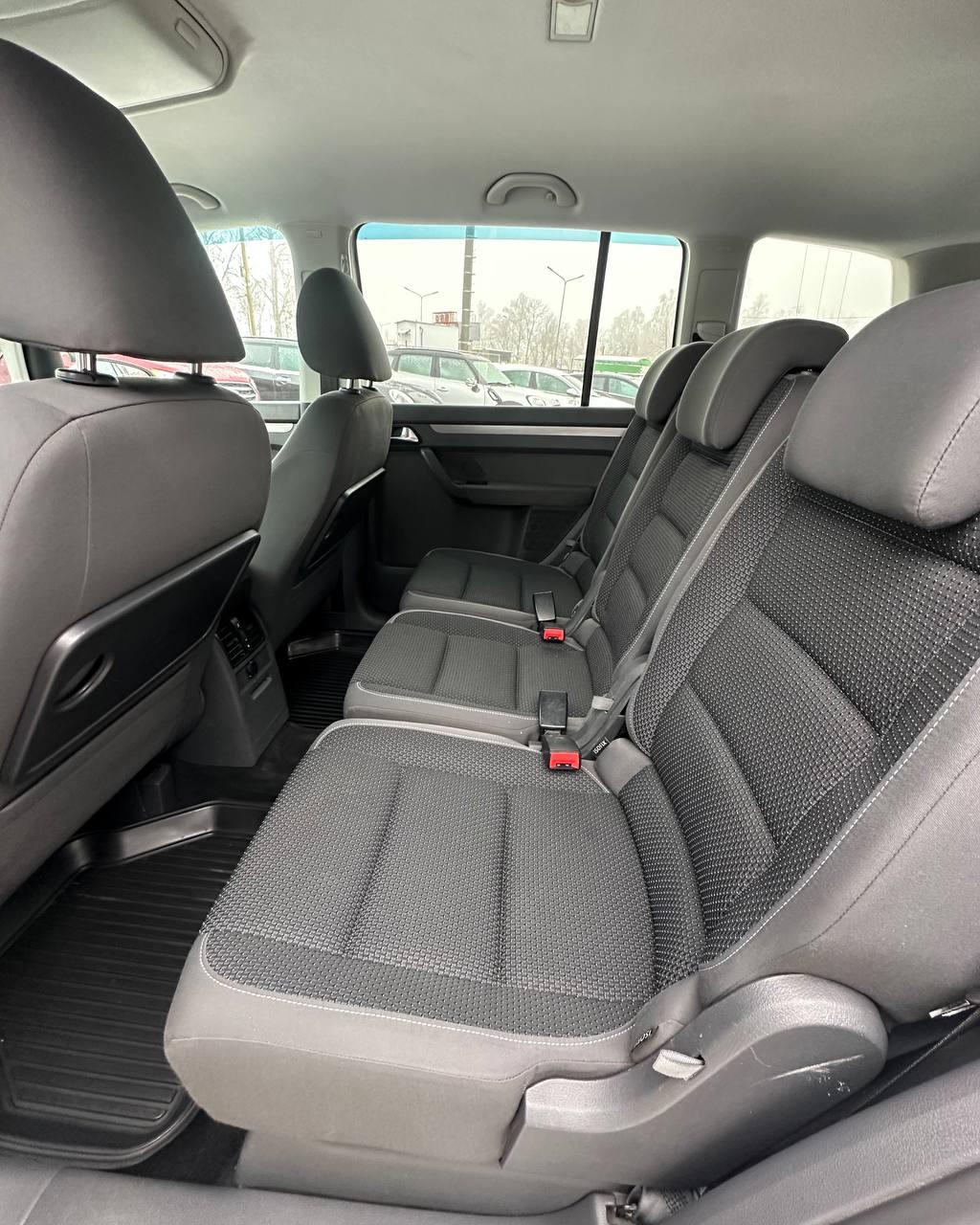 Volkswagen Touran I · 2-й рестайлинг , 2011 г., механика, дизель - фото 8