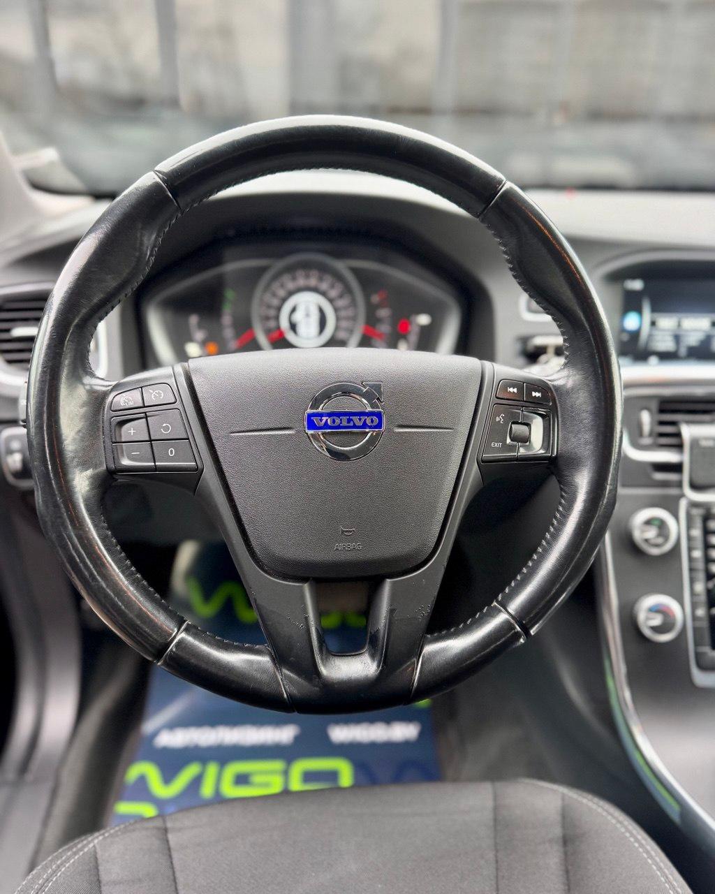 Volvo V60 I · Рестайлинг , 2014 г., робот, дизель - фото 15