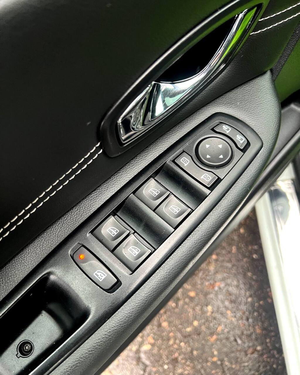 Renault Grand Scenic III · 2-й рестайлинг , 2013 г., механика, дизель - фото 18