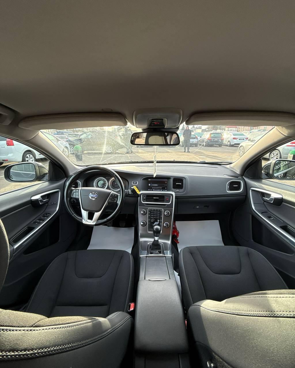 Volvo V60 I , 2011 г., механика, дизель - фото 9