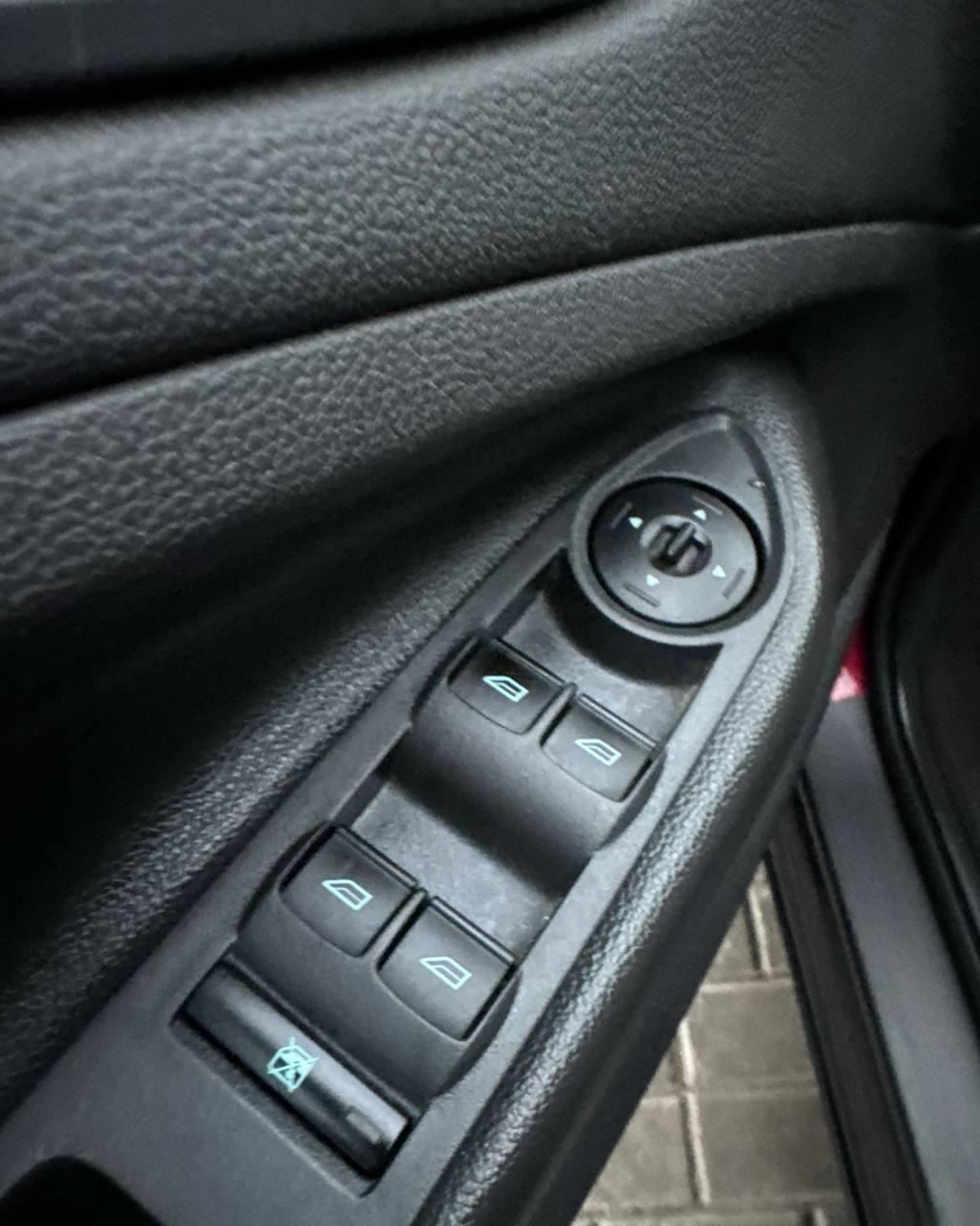 Ford Escape III , 2013 г., автомат, бензин - фото 18