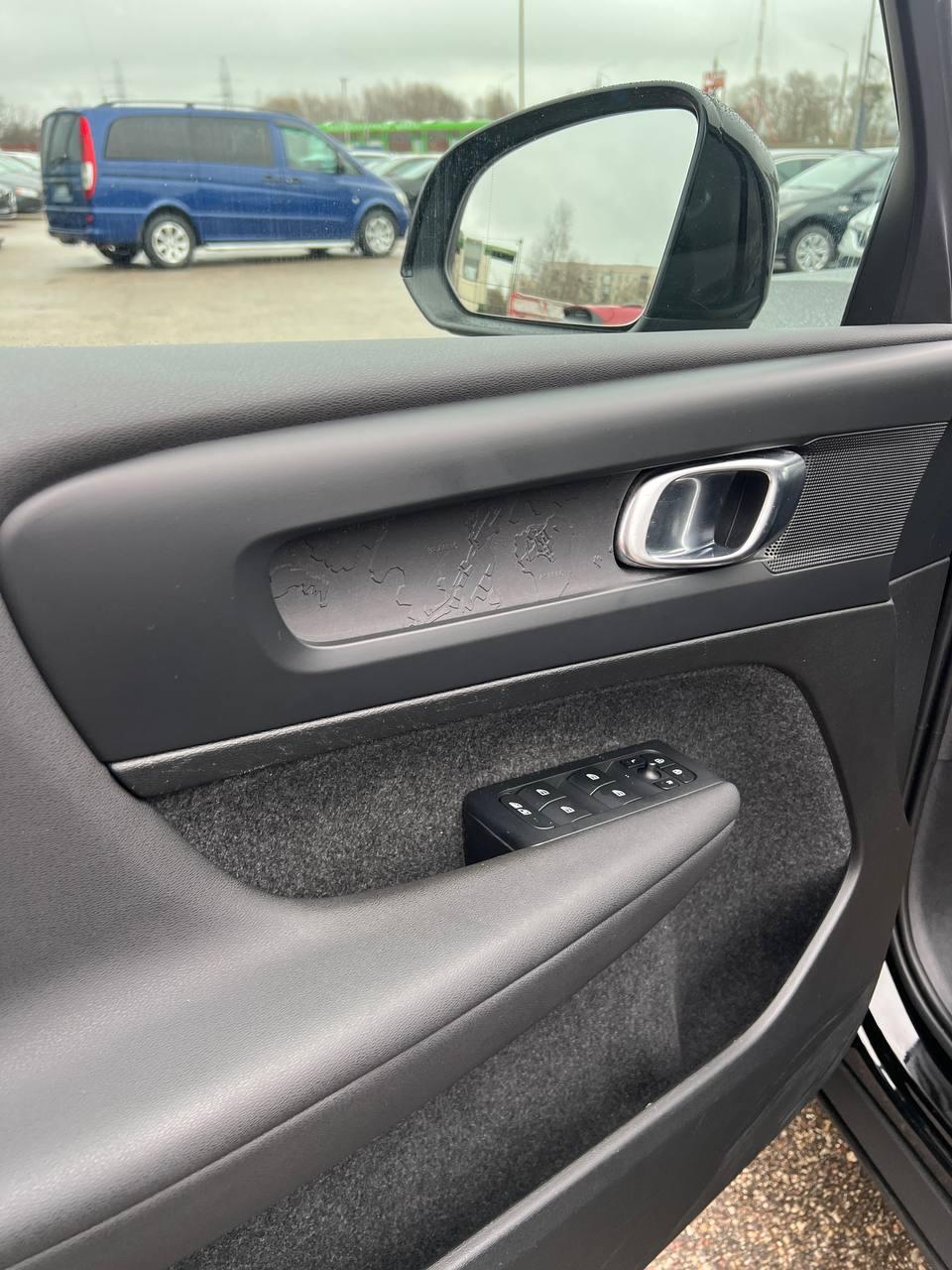 Volvo XC40 I · Рестайлинг , 2022 г., механика, бензин - фото 9