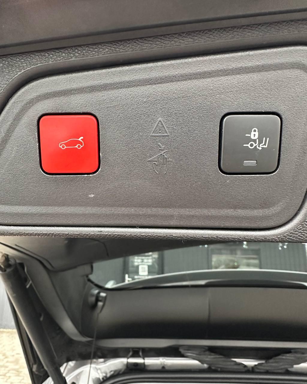 Peugeot 3008 II · Рестайлинг , 2020 г., автомат, бензин - фото 15