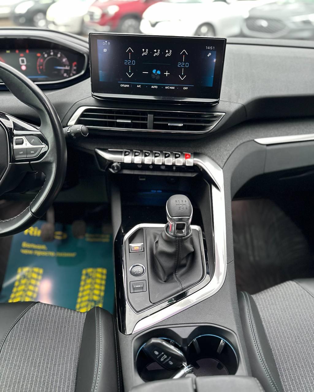 Peugeot 5008 II · Рестайлинг , 2020 г., механика, бензин - фото 10