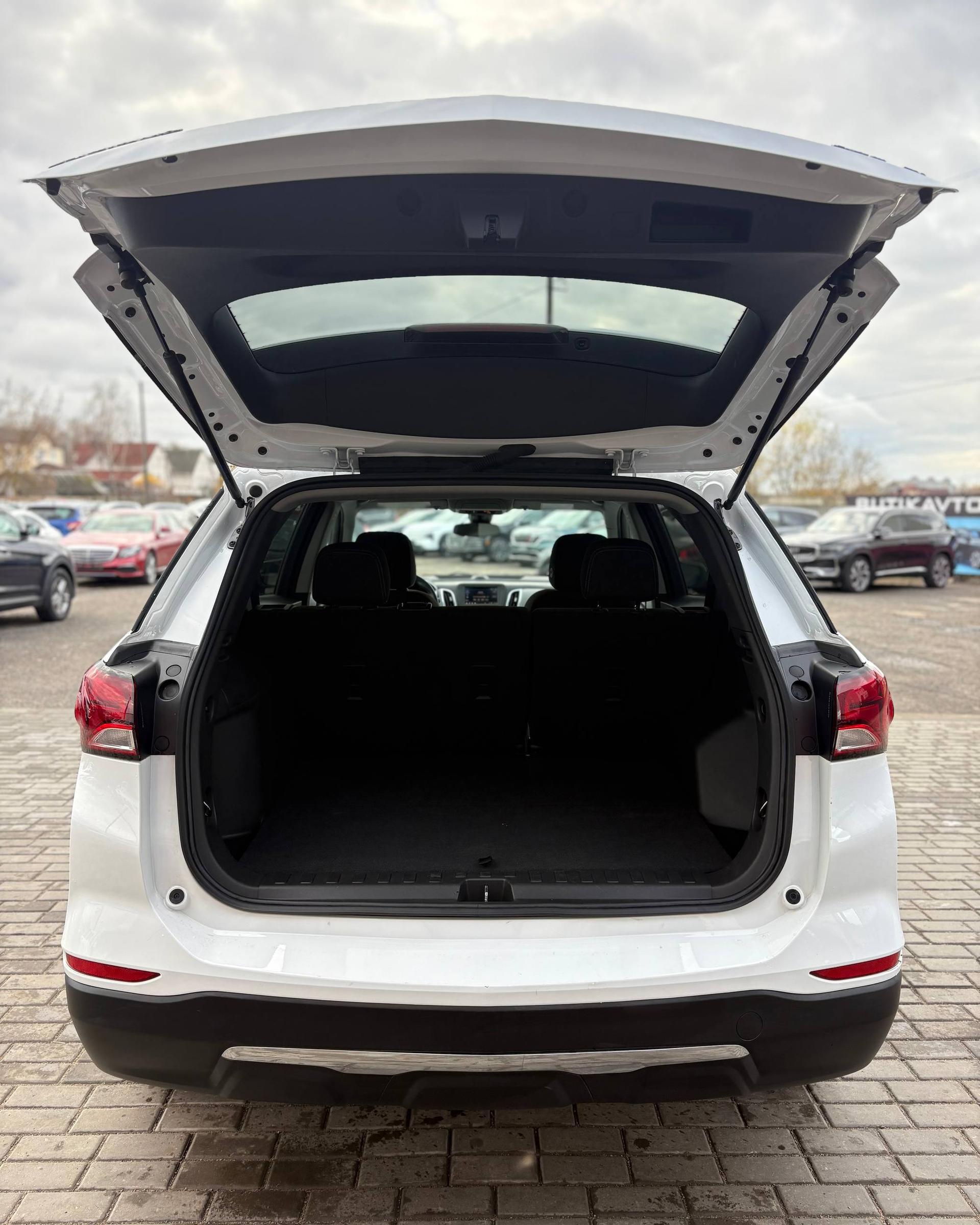 Chevrolet Equinox III · Рестайлинг , 2022 г., автомат, бензин - фото 12