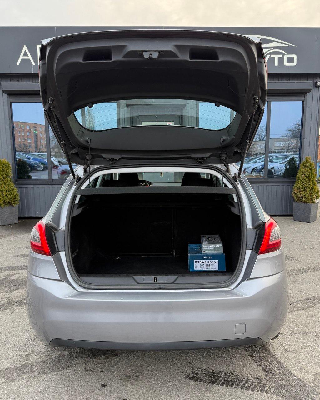 Peugeot 308 T9 · Рестайлинг , 2018 г., механика, дизель - фото 14