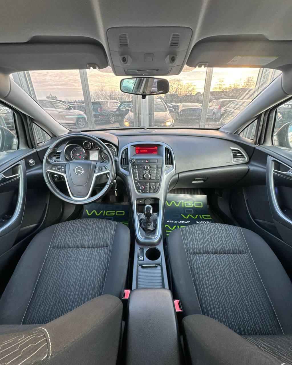 Opel Astra J · Рестайлинг , 2013 г., механика, бензин - фото 7