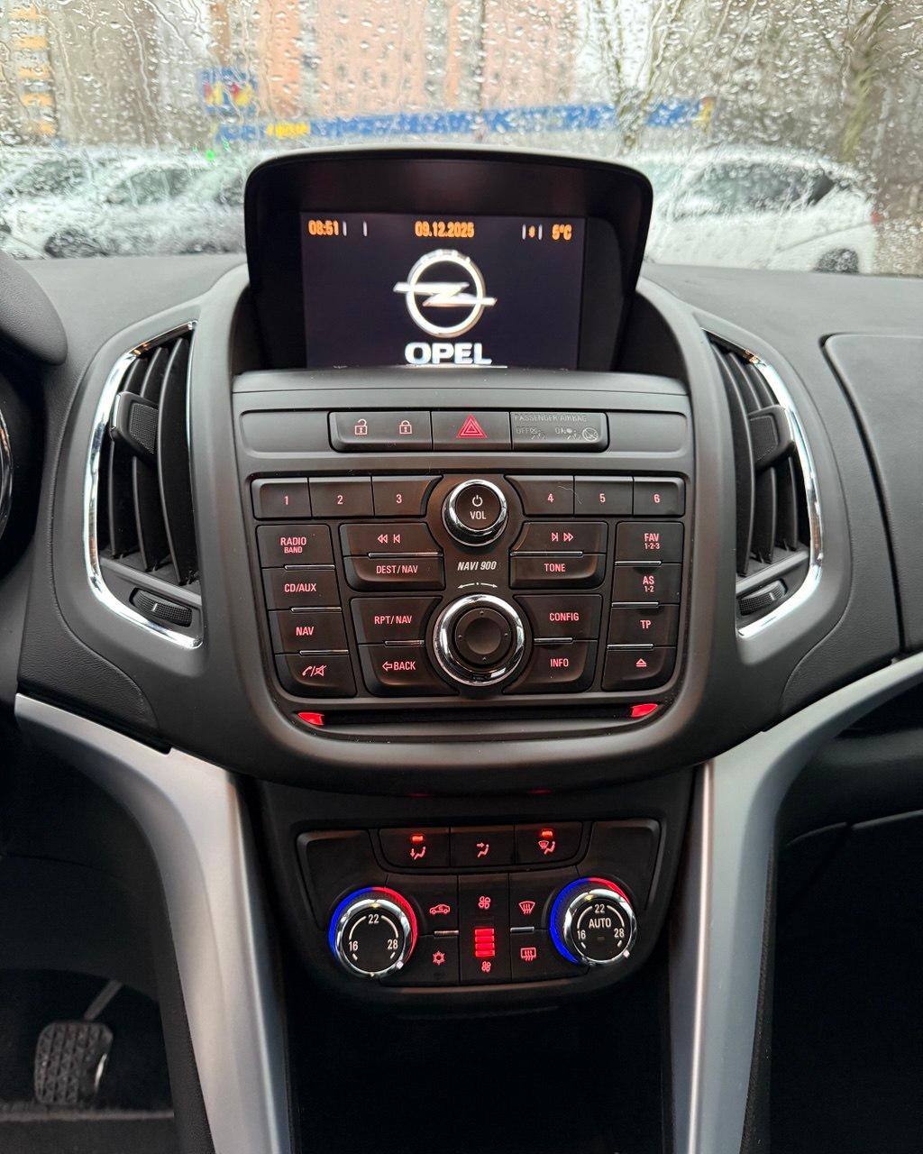 Opel Zafira C , 2012 г., механика, бензин - фото 10