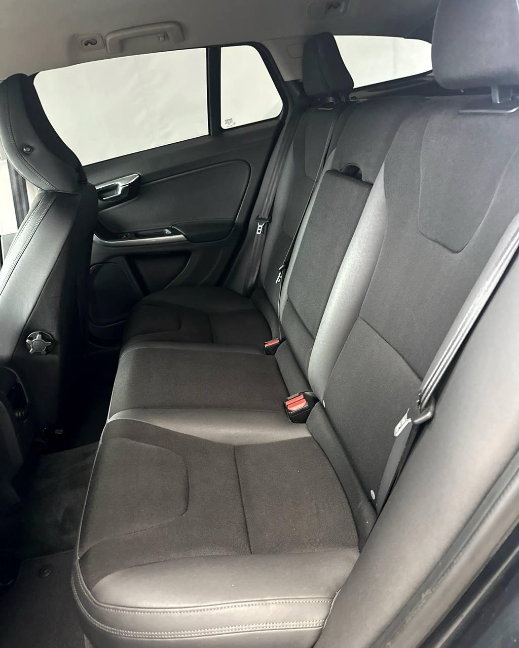 Volvo V60 I , 2011 г., механика, дизель - фото 11