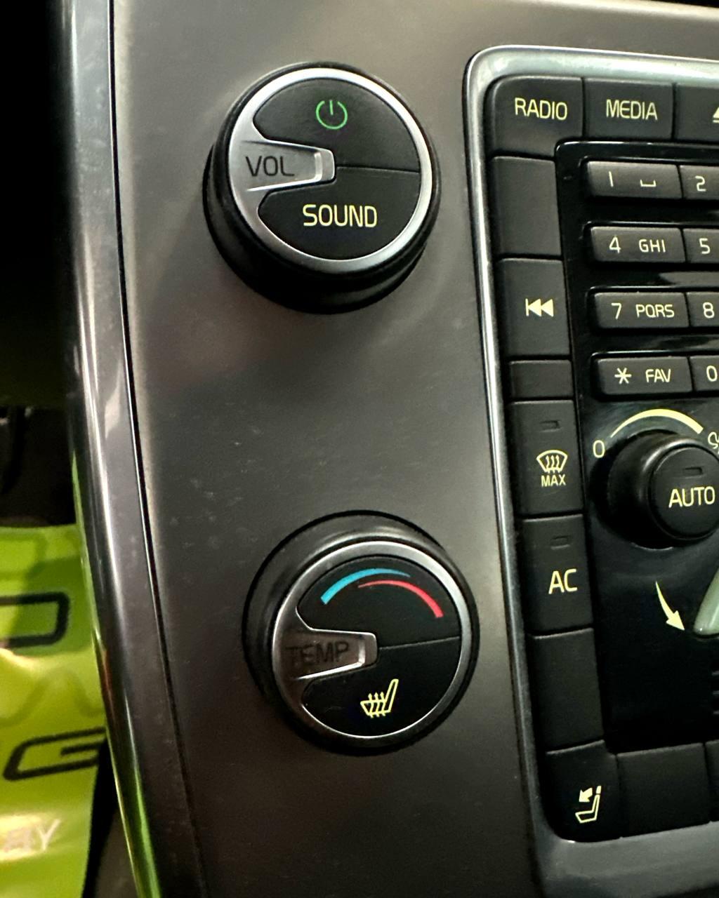 Volvo V70 III , 2011 г., механика, дизель  - фото 16