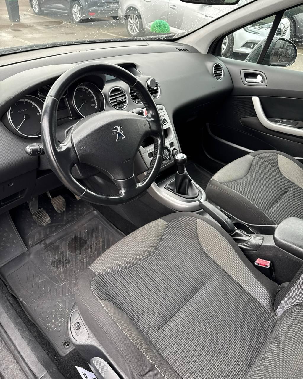 Peugeot 308 T7 · Рестайлинг , 2011 г., механика, дизель - фото 10