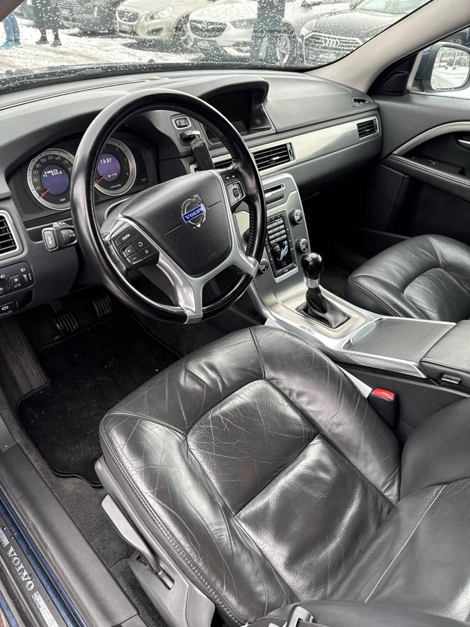 Volvo V70 III , 2011 г., механика, дизель - фото 10