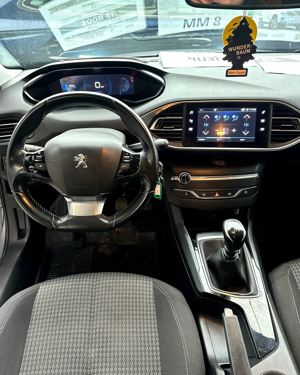Peugeot 308 T9 · Рестайлинг , 2021 г., механика, дизель - фото 12